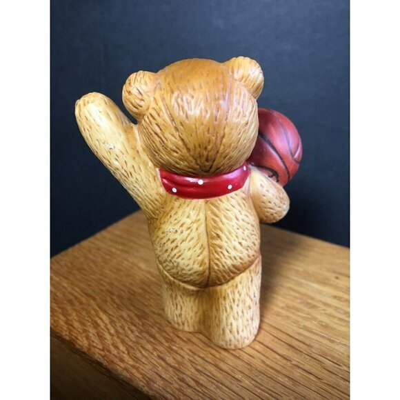 Lucy & Me Basketball Teddy Bear Figurine Rigg ENESCO 1980 “Unbearably Cute!” - Picture 2 of 5